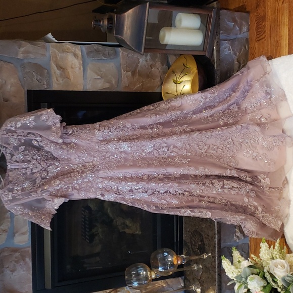 Mac Duggal Dresses & Skirts - Nwt Mac Duggal Beaded & Floral-Embroidered Gown size 8